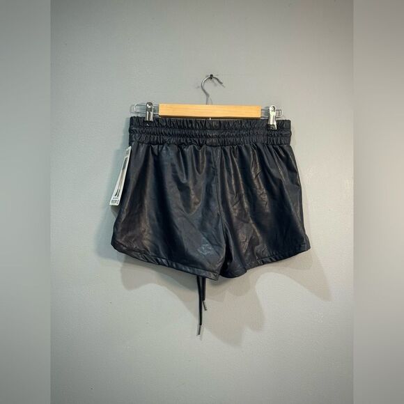 Black Rewash Vegan Leather Shorts Size S NWT - Picture 2 of 4